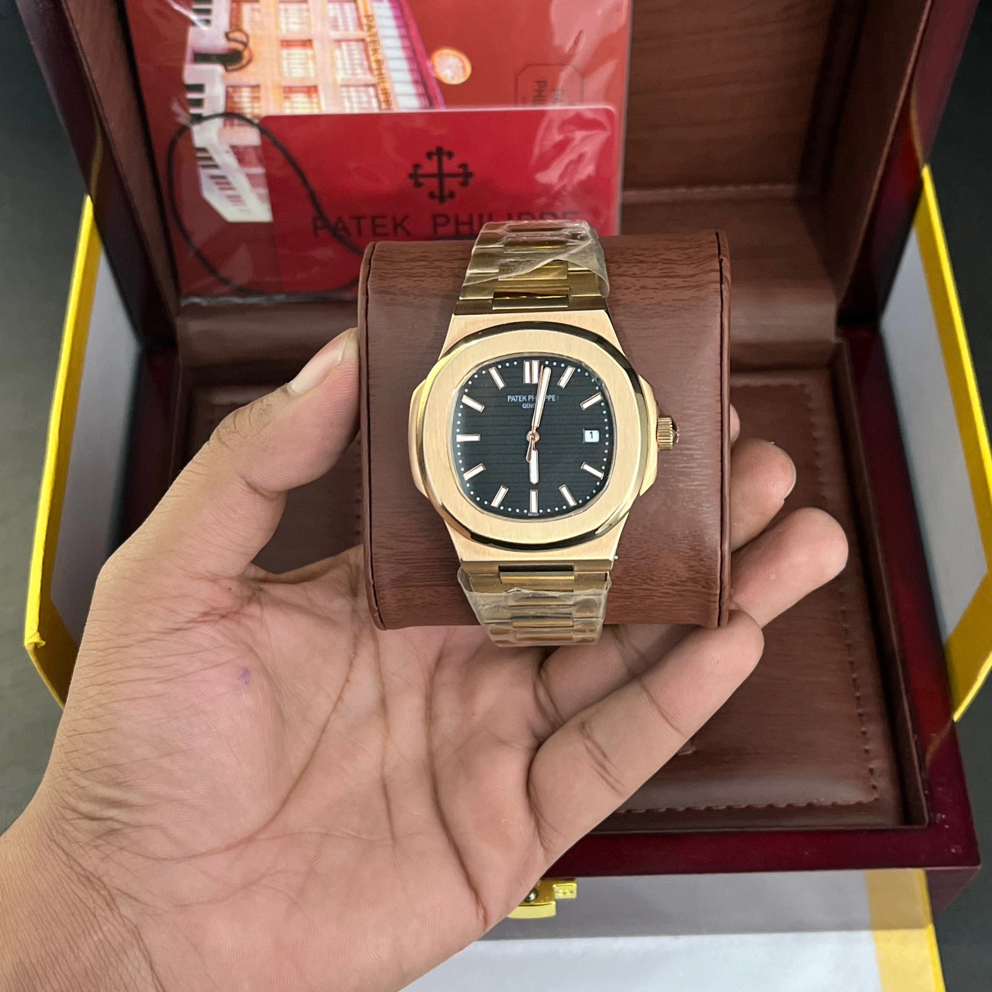 Nautilus 5711R | Black Dial | Rose Gold| 40.0 mm| Self Winding